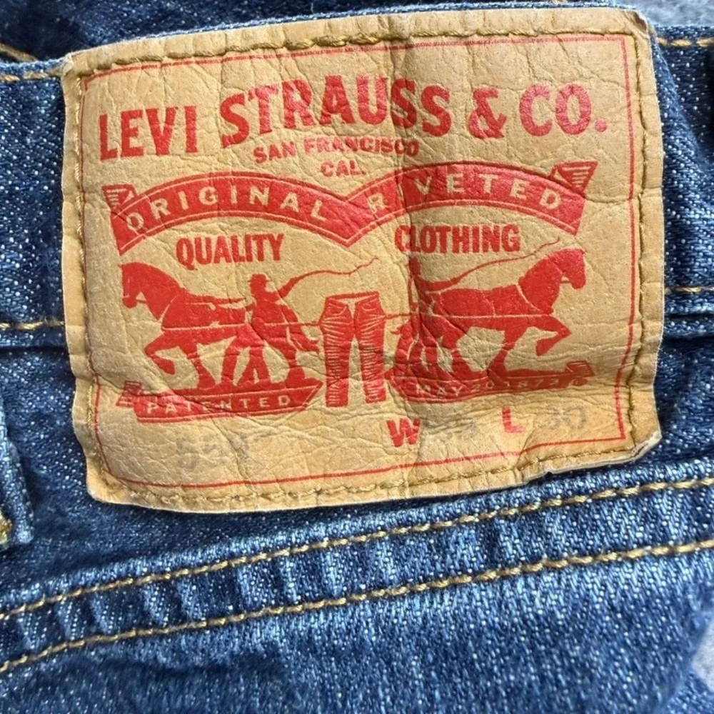 Levi Strauss Jeans Mens 38x30 (fits 38x28) Blue 559 Relaxed Straight Leg Casual‎